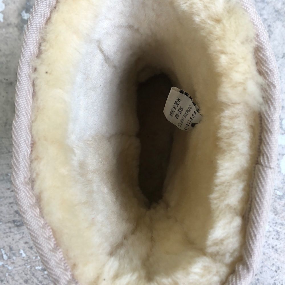 UGGs   - Picture 4 of 6